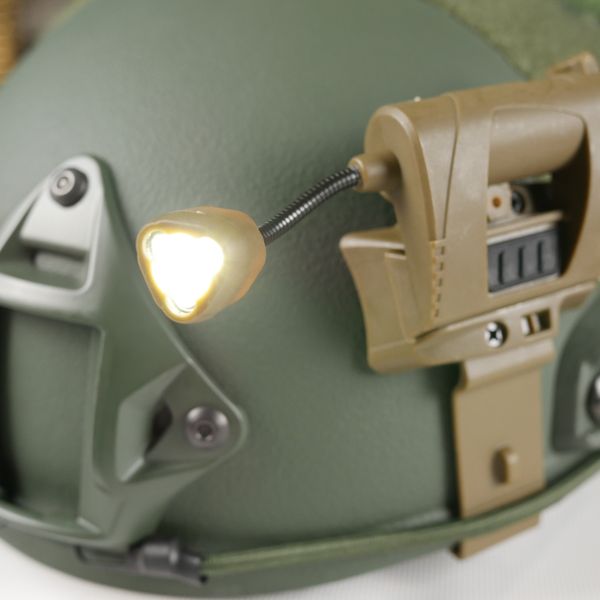 Тактический фонарик на шлем с креплением MPLS CHARGE CR123A Койот 7082-К фото