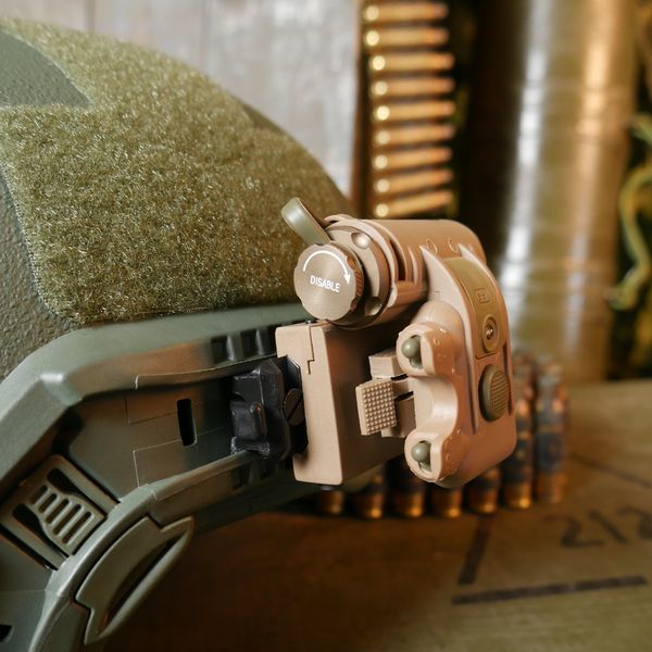 Тактический фонарик на шлем с креплением MPLS CHARGE COYOTE 7056 фото