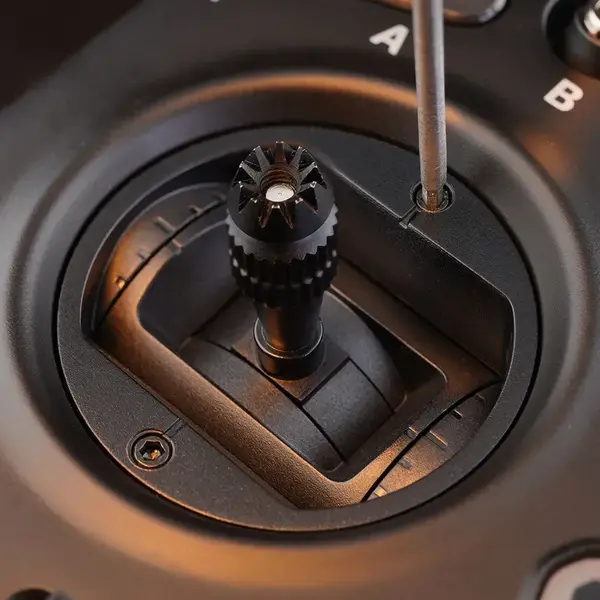 Компактный и мощный FPV контроллер с поддержкой 16 каналов RadioMaster TX12 Mark II