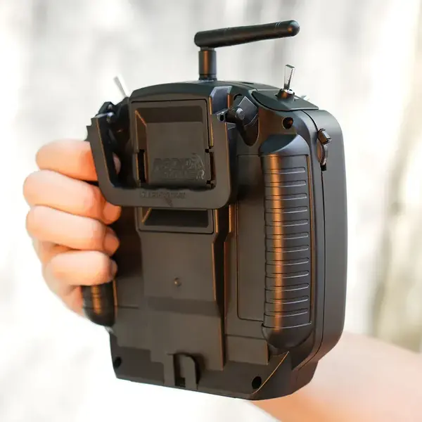 Компактный и мощный FPV контроллер с поддержкой 16 каналов RadioMaster TX12 Mark II