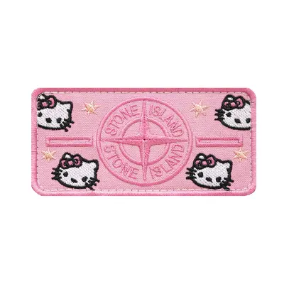 Розовый шеврон из хелоу кити "Stone Island"