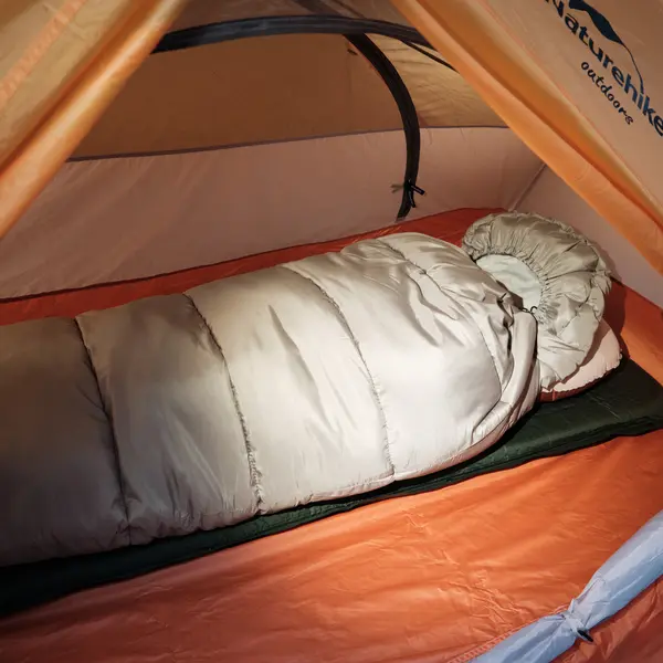 Спальник с капюшоном с обычным мешком для хранения Naturehike M400 CNK2350WS023, (1°C), правый, зеленый