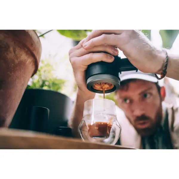 Набір для кави Wacaco Picopresso: еспресо-кавоварка, чохли та стенд-підставка