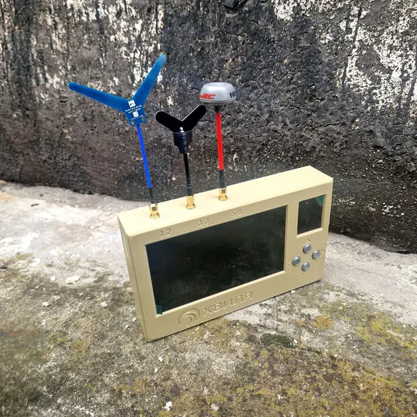 Профессиональный детектор дронов «Волна-3» (1.2 / 3.3 / 5.8 ГГц)