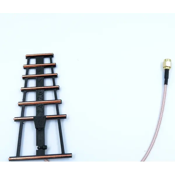 Антенна Yagi 2400-2600 МГц пластик 8-9dBi