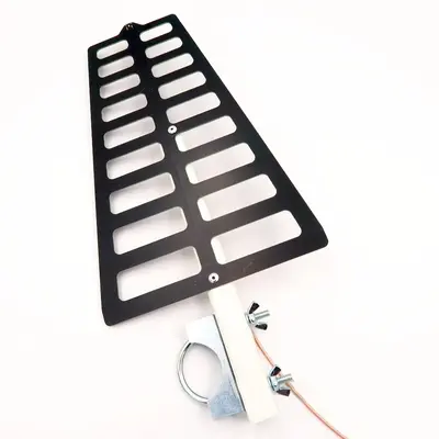 Антена логоперіодична 720-1050 MHz (текстоліт) з кріпленням на мачту