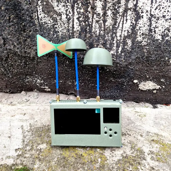 Пристрій радіоелектронної розвідки : 3-канальний детектор відеосигналу з дронів  (1.2 ГГц, 3.3 ГГц, 5.8 ГГц)