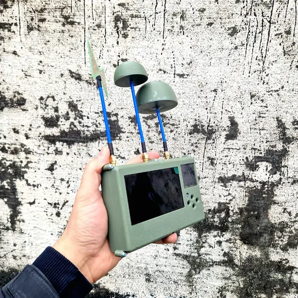 Пристрій радіоелектронної розвідки : 3-канальний детектор відеосигналу з дронів  (1.2 ГГц, 3.3 ГГц, 5.8 ГГц)