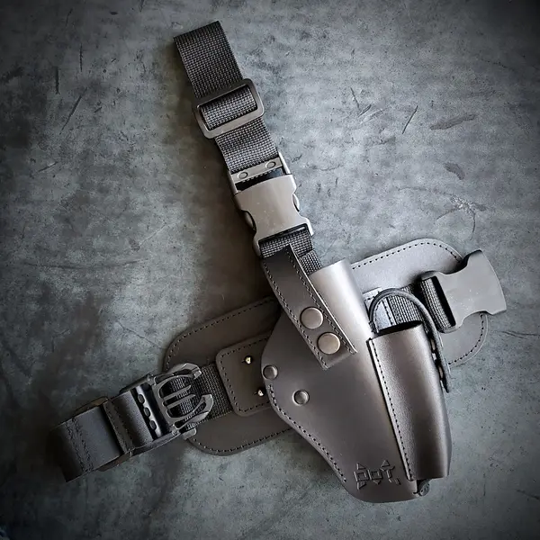 Кобура на стегно під ТТ| чорна| шкіряна