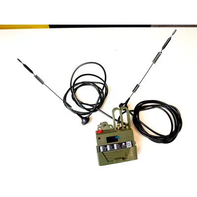 Детектор дронів “Ванільний цукорок” з виносними антенами на магнітах