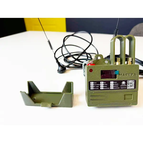 Детектор дронів “Ванільний цукорок” з виносними антенами на магнітах