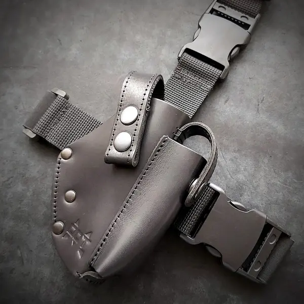 Набедренная кобура| под CZ 82| черная| кожаная