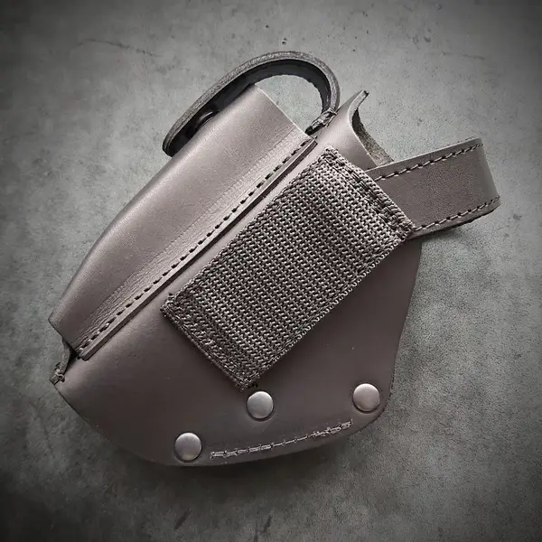 Кобура поясная| под ПМ| чёрная| кожаная с тиснением герб Украины