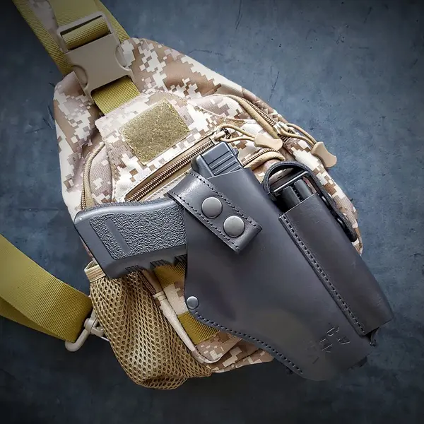 Кожаная кобура под GLOCK 17 на MOLLE, черная