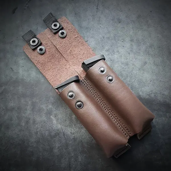 Кожаный подсумок под магазин АПС (паучер)| двойной, коричневый