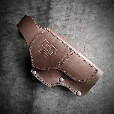 Шкіряна кобура поясна під GLOCK 17, коричнева з тисненням герб України