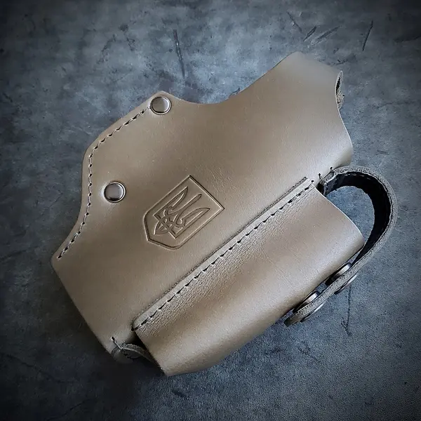 Кожаная кобура поясная под Glock 19| цвет олива с гербом Украины