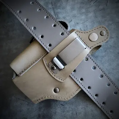 Шкіряна кобура поясна під HK VP9 колір олива з гербом України