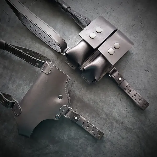 Кожаная оперативная кобура под Glock 17| с двумя магазинами| чёрная