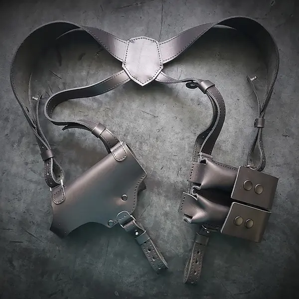 Кожаная оперативная кобура под Glock 19| с двумя магазинами| чёрная