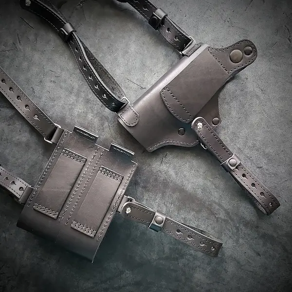 Кожаная оперативная кобура под Glock 19| с двумя магазинами| чёрная