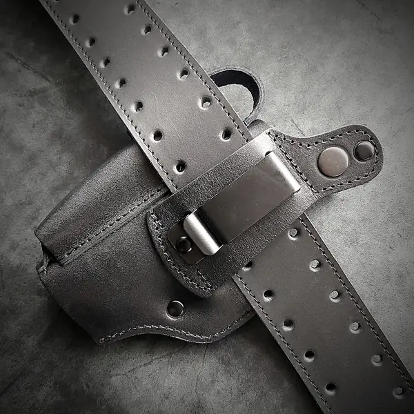 Кожаная кобура поясная под ФОРТ 17 | чёрная| на скобе