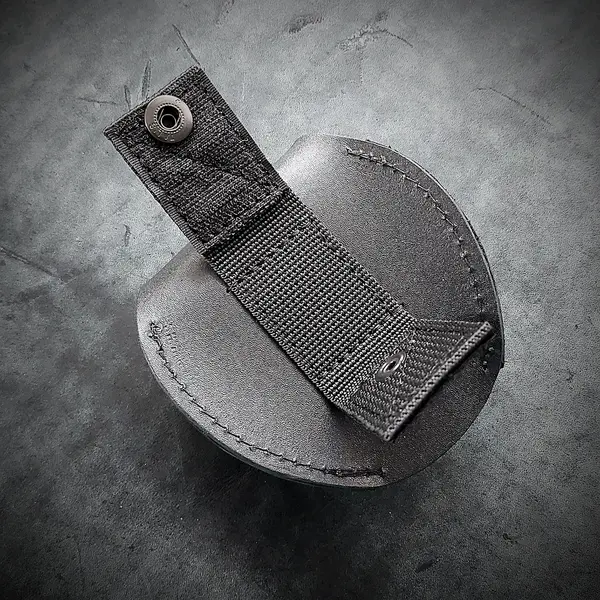 Чехол под наручники, кожаный, черный с тиснением МВС