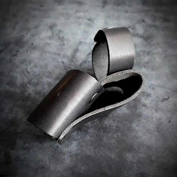 Держатель для дубинки кожаный| чёрный с тиснением МВС