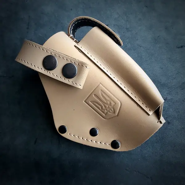 Кожаная кобура поясная для пистолета ПМ| герб Украины, на скобе| койот