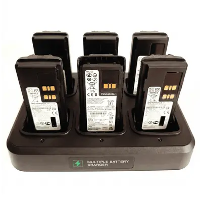 Зарядное мультиустройство универсальное для раций Motorola серии DP4xxx, R7, R7a (6 ячеек)