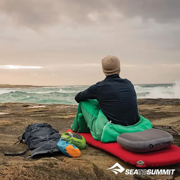 Компактна надувна подушка Aeros Premium Pillow Олива — 11х34х24см