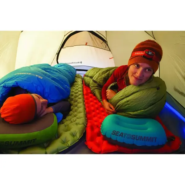 Синя надувна подушка Aeros Ultralight Pillow 12х36х26см