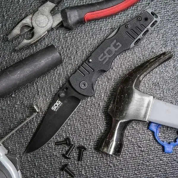 Раскладной нож SOG Salute Mini - Черный