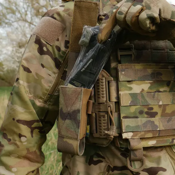 Підсумок під турнікет відкритого типу з кріпленнями для тактичних ножиць та маркера мультикам