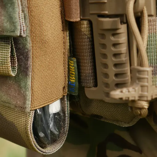 Підсумок під турнікет відкритого типу з кріпленнями для тактичних ножиць та маркера мультикам