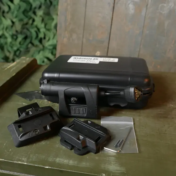 Тактичний ліхтарик на шолом з кріпленням MPLS CHARGE BLACK